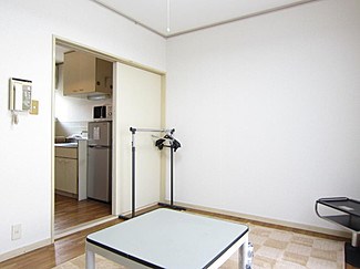 エステートピア八王子 家具付きのお部屋です。