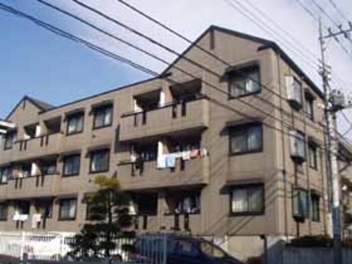 2路線が徒歩圏内。多摩センター駅から徒歩10分です。