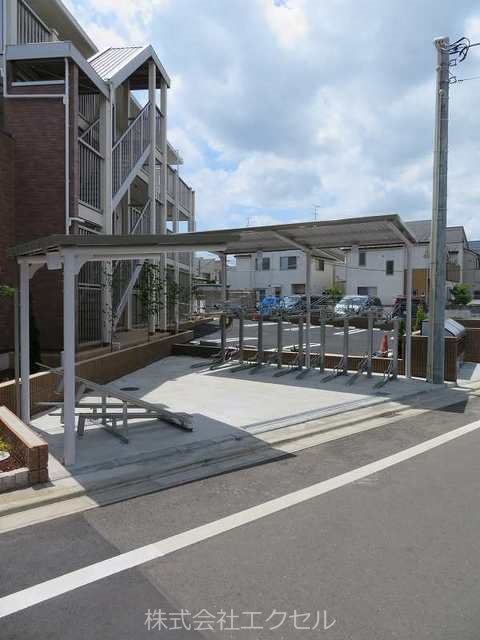 ヴィラサンライズ 屋根付きの駐輪場です。