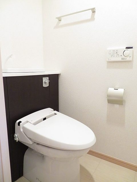 エテルノ 温水洗浄便座です。