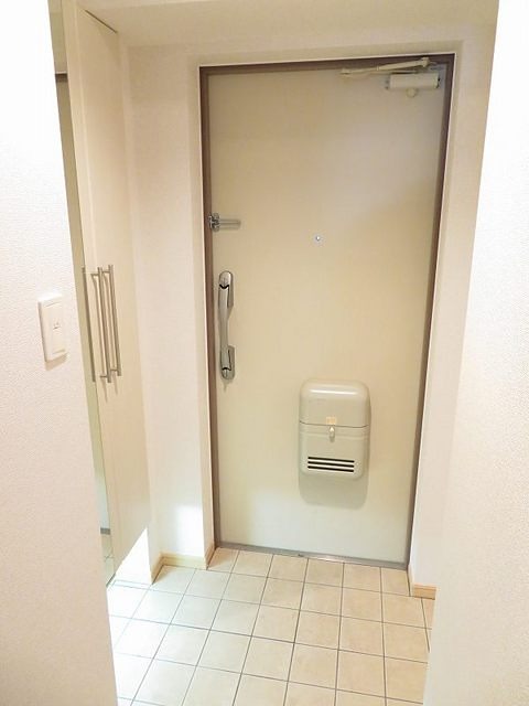 エテルノ シューズBOX完備の玄関です。