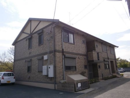 クレストA 敷地内にゴミ捨て場ございます。