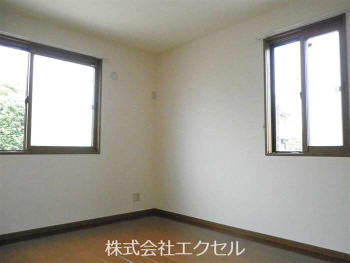 クレストA 明るい寝室です。