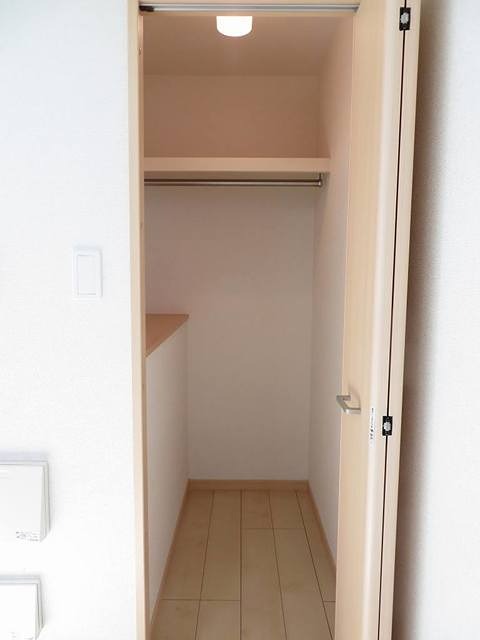 オークヴィラ ウォークインクローゼット
