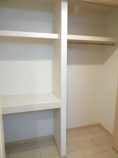 オークヴィラ 人気のウォークインクロゼットです。