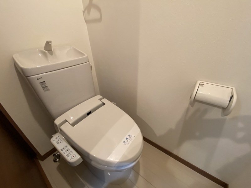 アネックスツシマ 温水洗浄便座付きのトイレです。