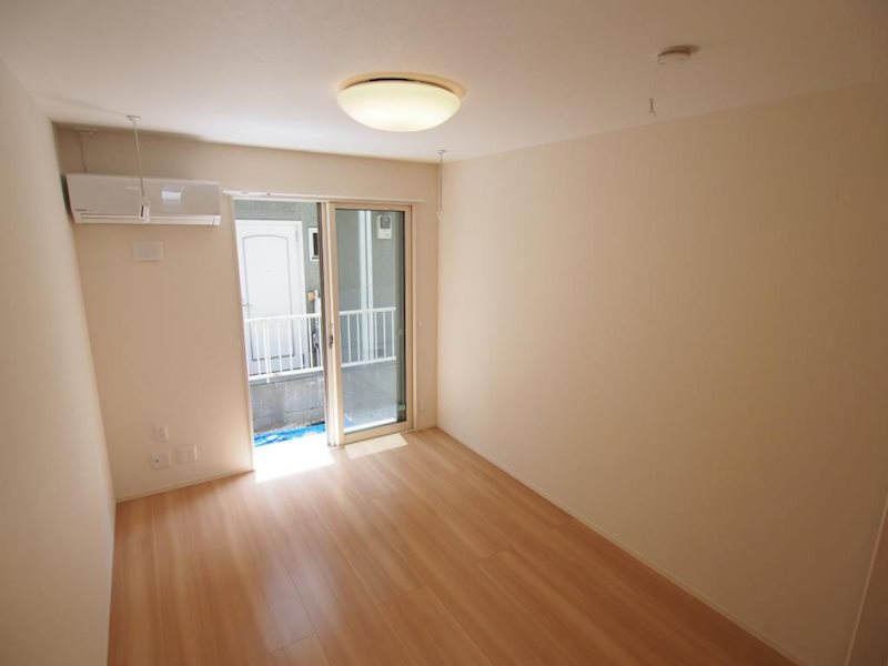 Aishin Court エアコン付で1年中快適にお住み頂けます。