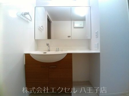 ヴェルドミール3 独立洗面台です。