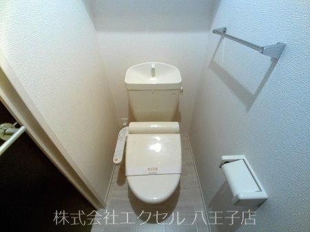 ヴェルドミール3 温水洗浄便座付きです。