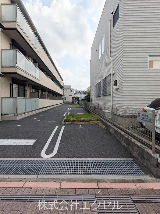 グレイスコート 敷地内駐車場です。