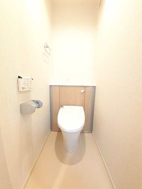 アウローラメゾン 温水洗浄便座付きです。
