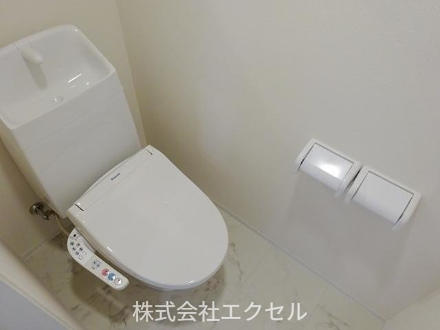 コスモ 温水洗浄便座です。