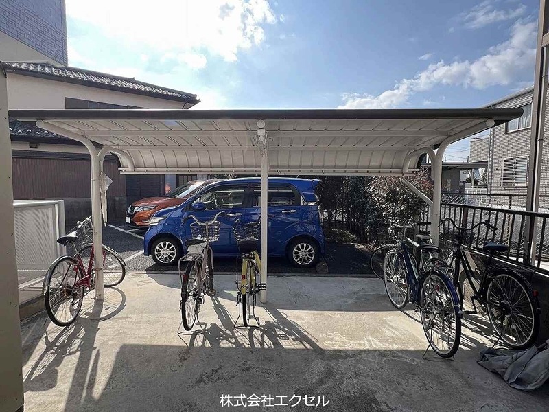 レオパレスエスペランサ分梅 屋根付きの駐輪場です。