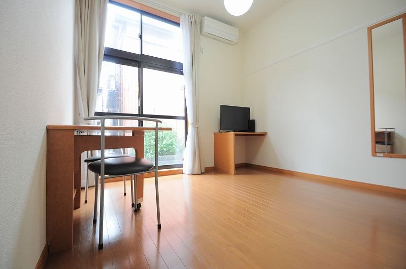 レオパレスエスペランサ分梅 明るいお部屋です。