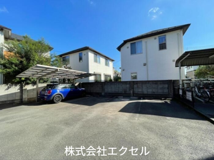 アビリアなごみ 舗装された駐車場です。
