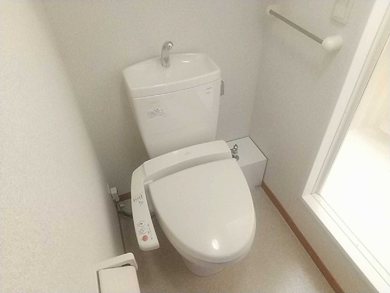 レオパレスハーモニー 温水洗浄便座です。