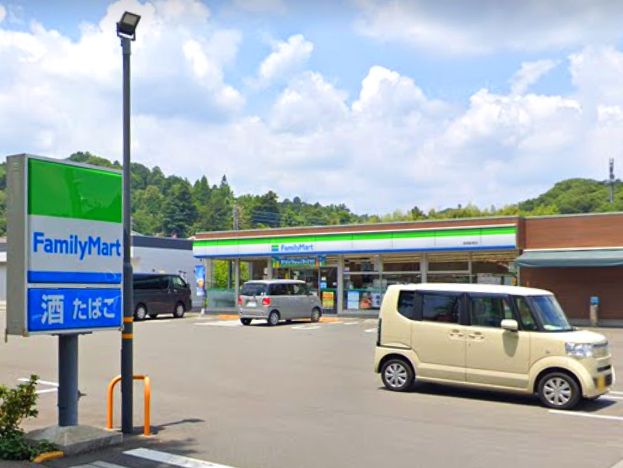 シャルマンソレーユ ﾌｧﾐﾘｰﾏｰﾄ 高尾駅東店