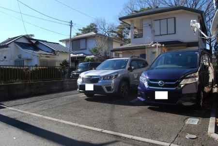 ラフィネ 敷地内駐車場です。