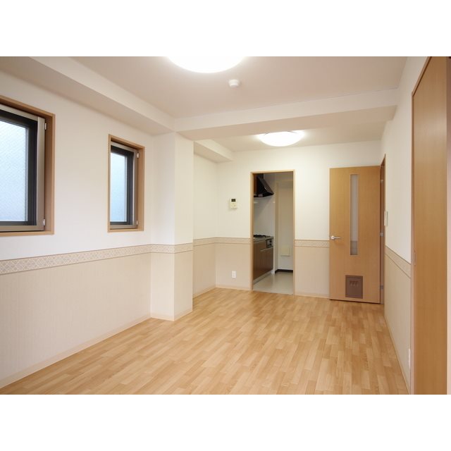 プルミエールOZAKU 広々LDＫのお部屋です。