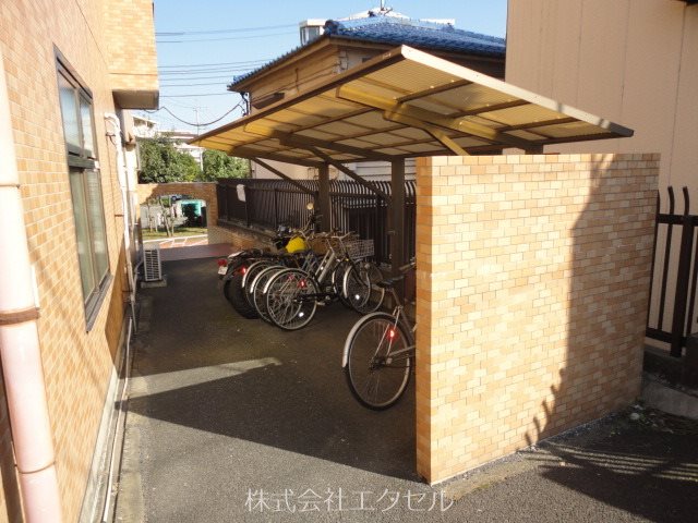 スカイパレス北野 屋根付き駐輪スペース