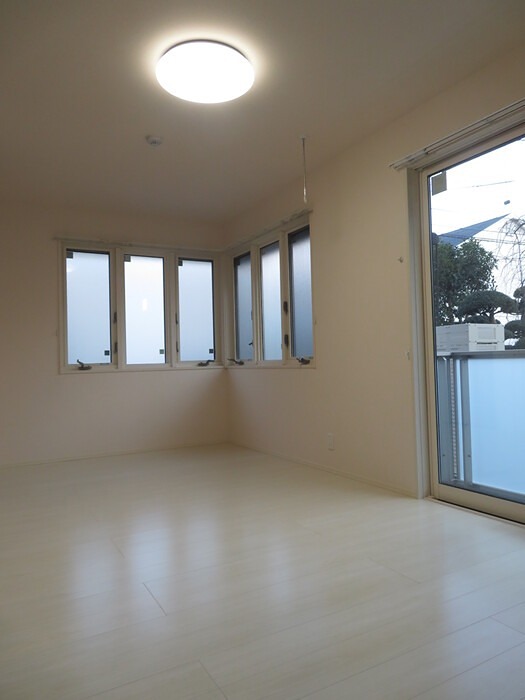 ヴィクトワール 明るいお部屋です。