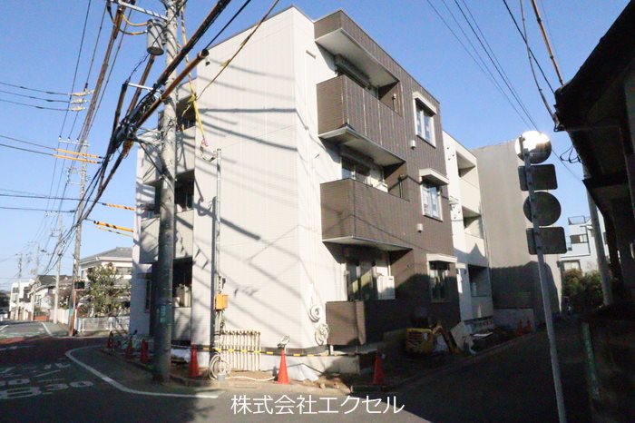 京王線「府中駅」徒歩７分。