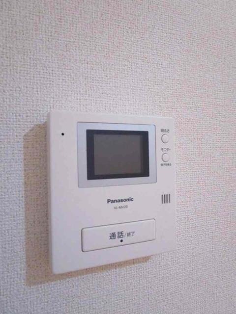 第１かしの木ハイツ 来訪者の姿を確認できます。