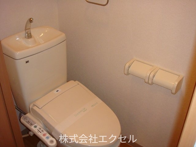 アイビーハイム 清潔感のあるトイレです。