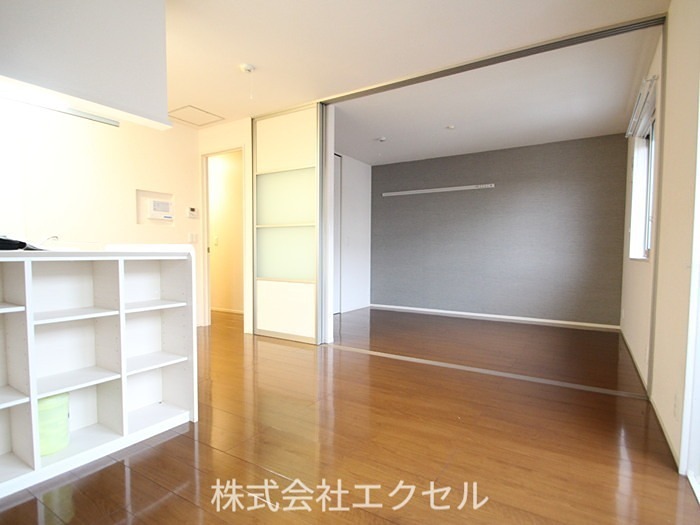 ティルタサリ フローリングの室内です。