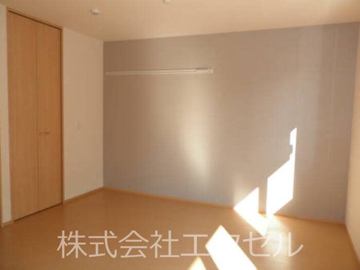 ティルタサリ フローリングの室内です。