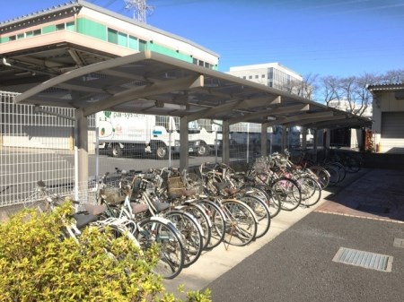 シャルマンS 屋根付きの駐輪場です。