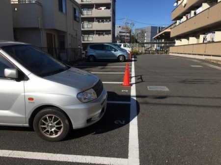シャルマンS 敷地内駐車場です。