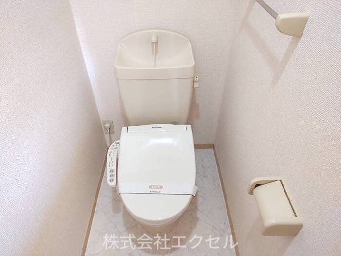 グレースヒルB 温水洗浄便座です。