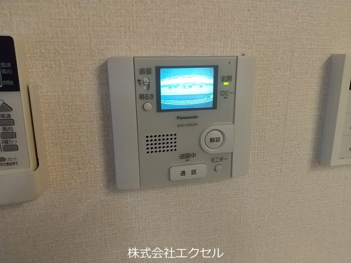サンプレジール モニター付きドアホンで安心です。