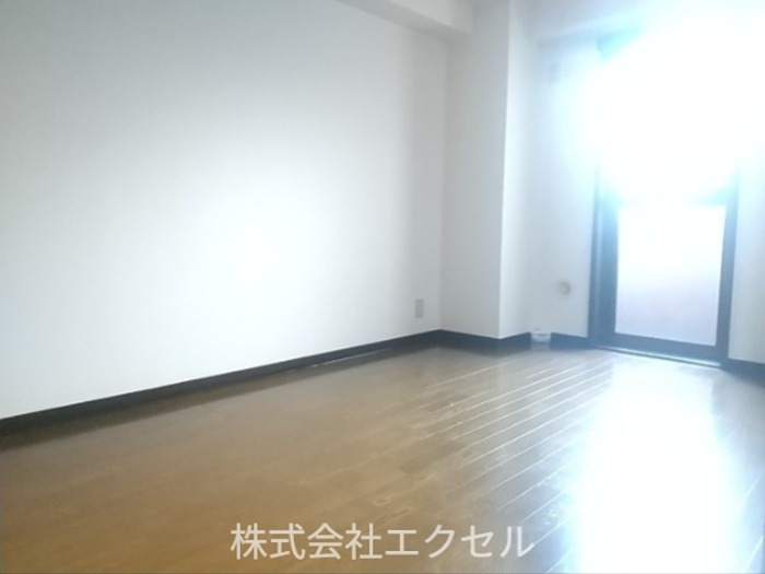 サニーハイツ村野 ５帖の洋室です。