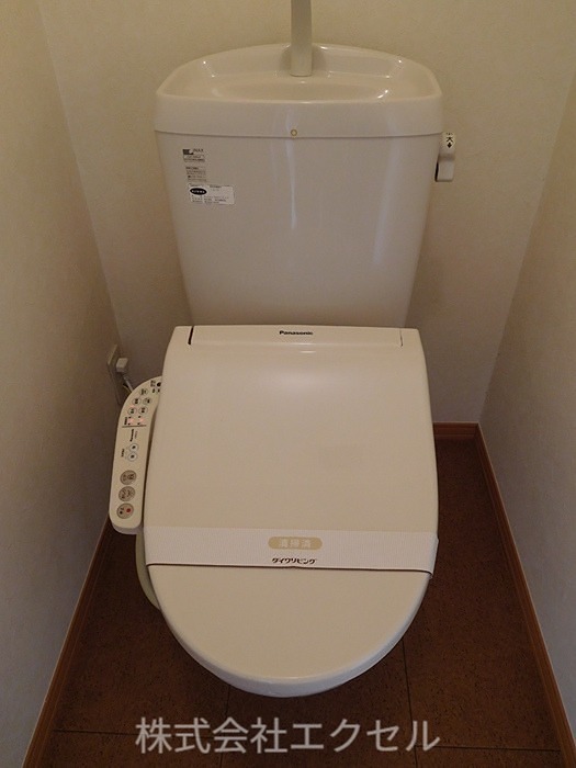 エスポワール 温水洗浄便座です。
