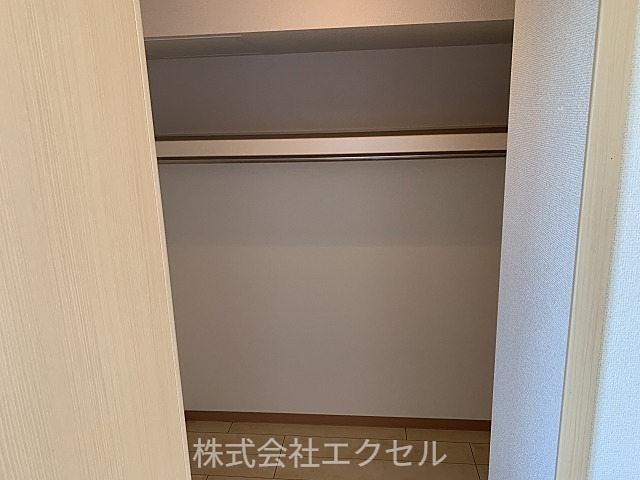 リヤン 人気のウォークインクローゼット完備です。