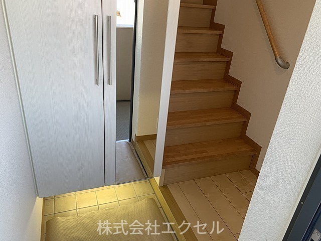 リヤン シューズボックス付きの玄関です。