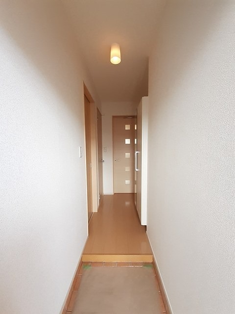 サンミルキ２ シューズボックス完備の玄関です。
