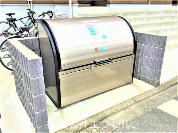 リブリカーサフェリーチェ2 敷地内ゴミ置き場です。
