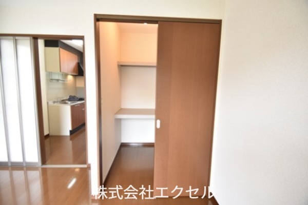 エミネンス1 ウォークインクローゼット完備。