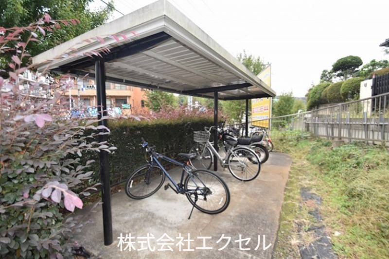 エミネンス1 駐輪場完備。