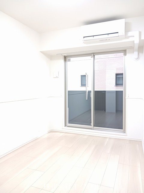 シオン八王子 フローリングの室内です。