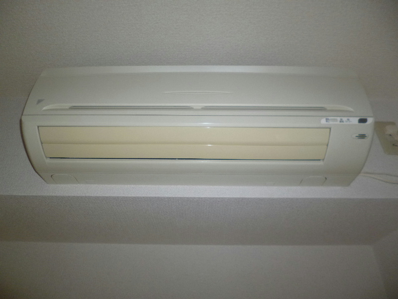 ルームコロン エアコン完備で一年中快適にお暮しいただけます。