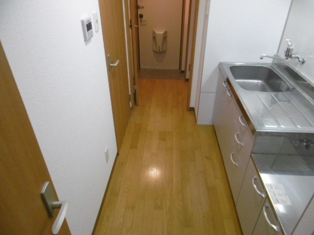クラリス 流し台の広いキッチンです。