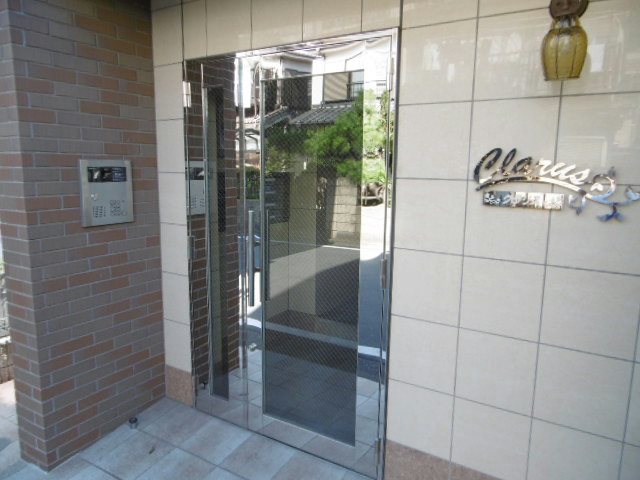 クラリス エントランスオートロック完備です。