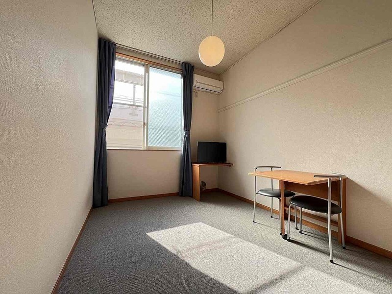 レオパレスFRONTIER 明るいお部屋です。