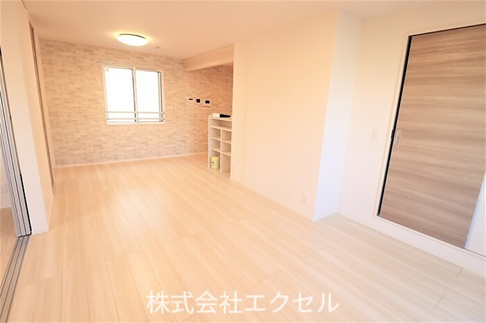 ストリーム久米川 広々とした室内です。