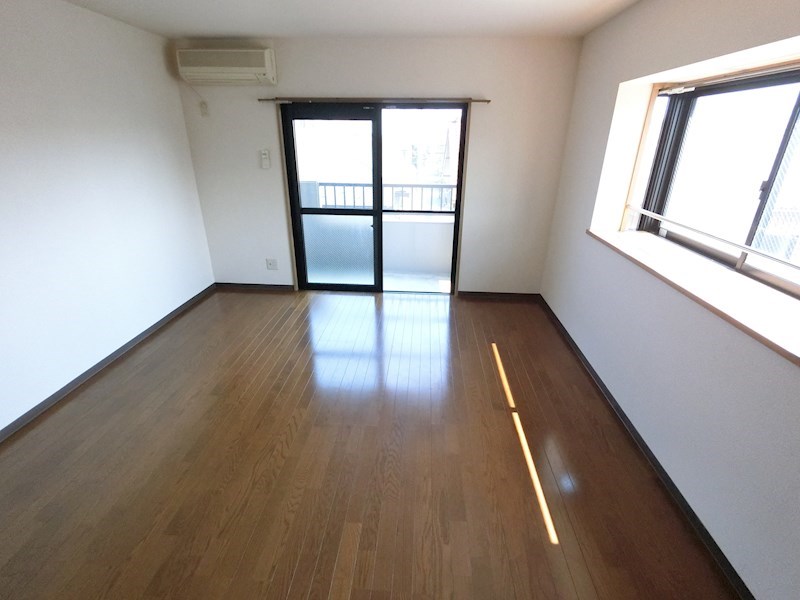 カサグランデ２ きれいなフローリングのお部屋です。
