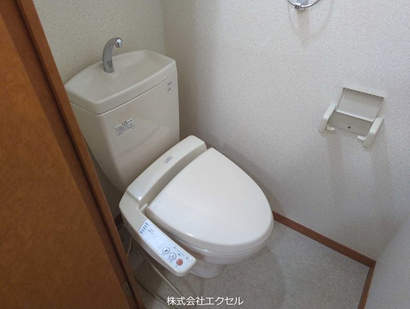 レオパレスセンターウエスト1 温水洗浄便座です。